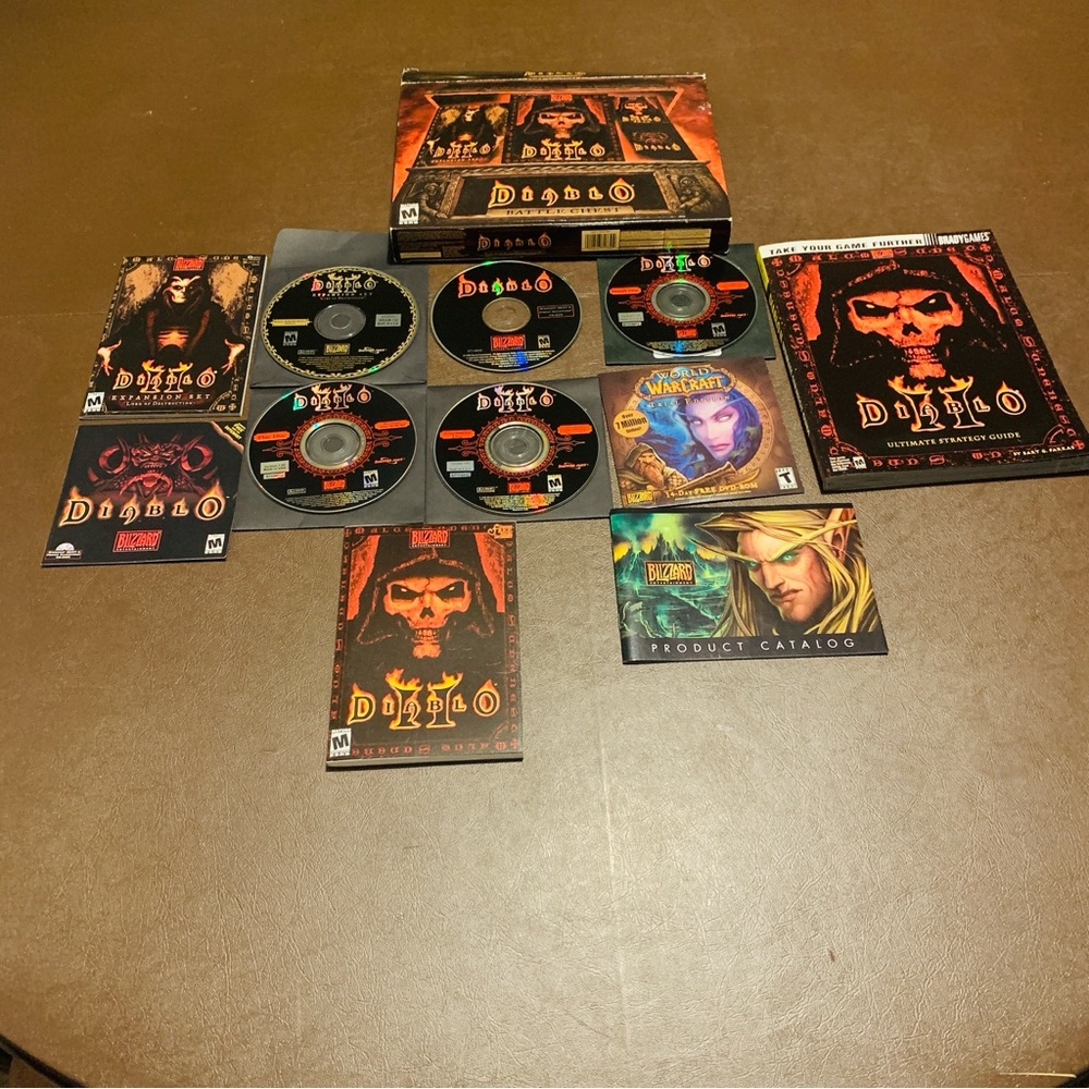 Diablo Battle Chest (PC, 2001); vintage and over 22 years old.